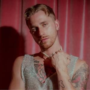 Meet your Posher, Max